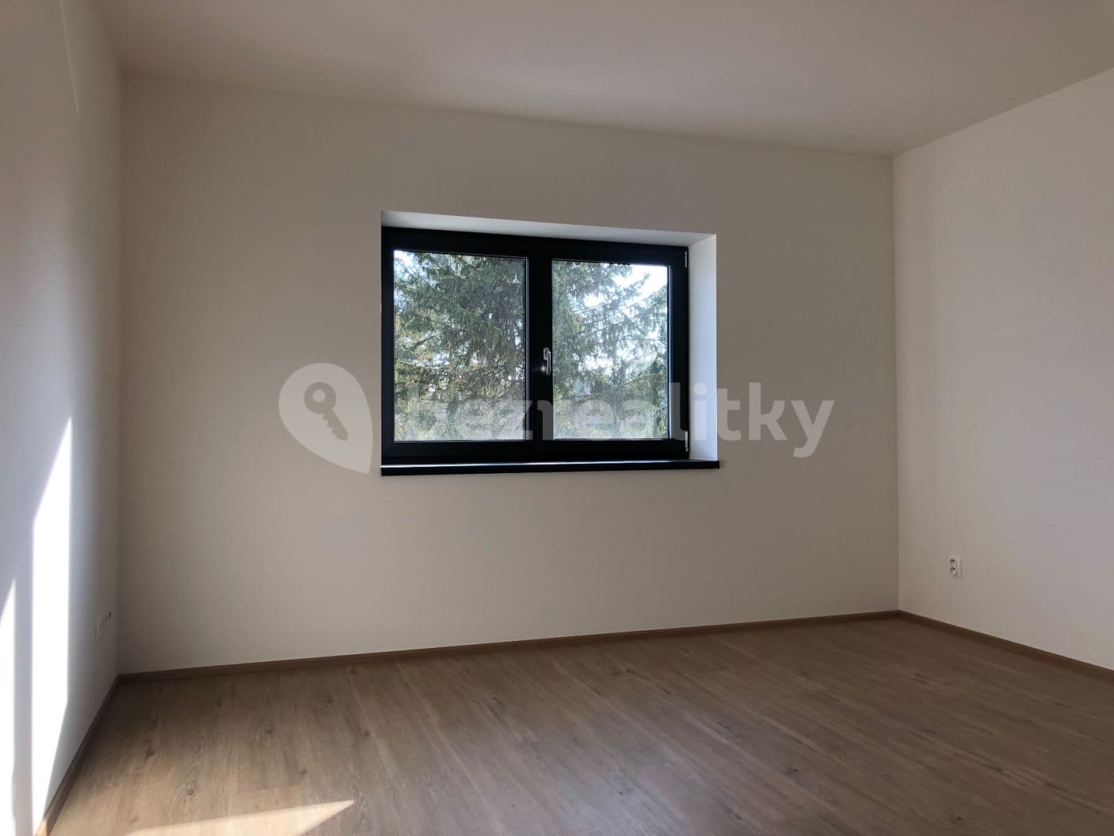 1 bedroom with open-plan kitchen flat to rent, 60 m², Čechova, Kladno, Středočeský Region 1 bedroom with open-plan kitchen flat to rent, 60 m², Čechova, Kladno, Středočeský Region