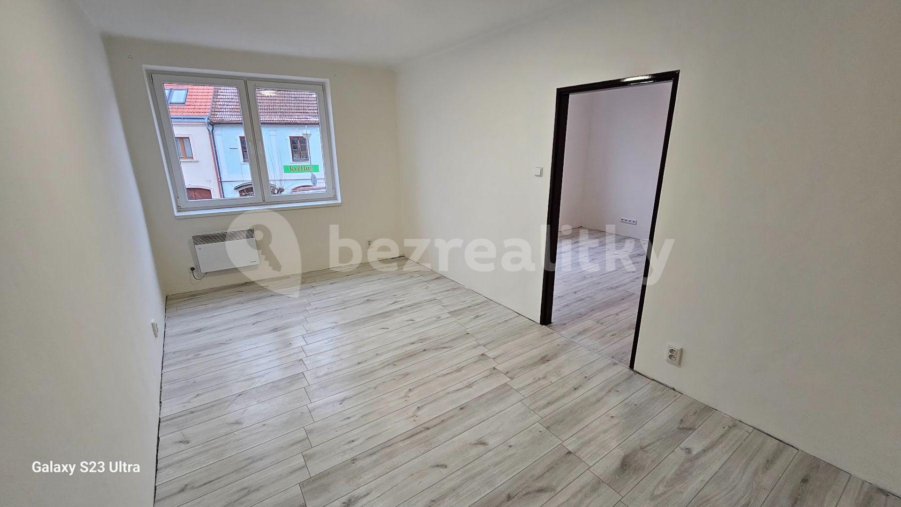 3 bedroom flat for sale, 84 m², Husovo náměstí, Mladá Vožice, Jihočeský Region