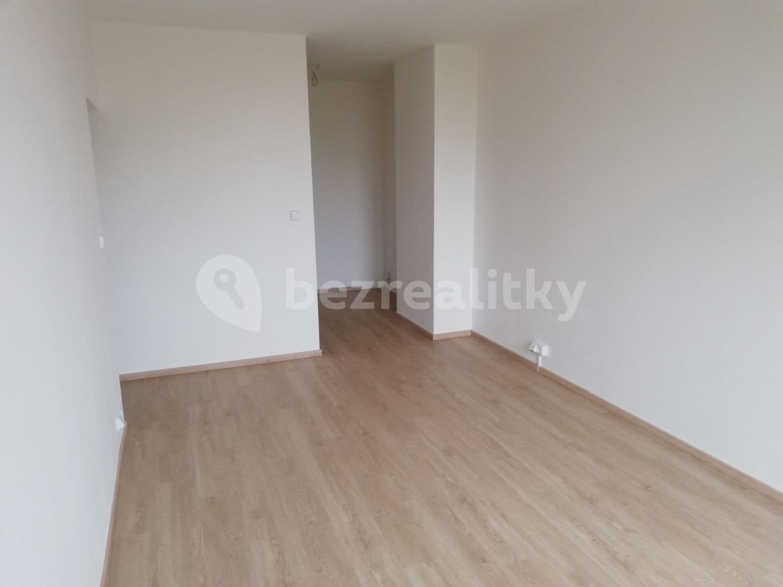 1 bedroom with open-plan kitchen flat to rent, 42 m², Konstantinova, Prague, Prague 1 bedroom with open-plan kitchen flat to rent, 42 m², Konstantinova, Prague, Prague