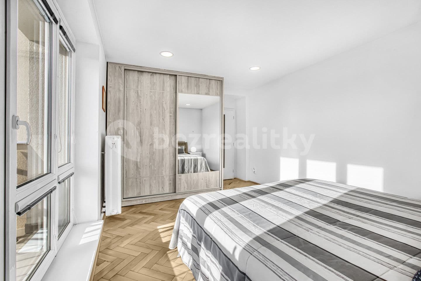 2 bedroom with open-plan kitchen flat for sale, 80 m², Poštovská, Prague, Prague
