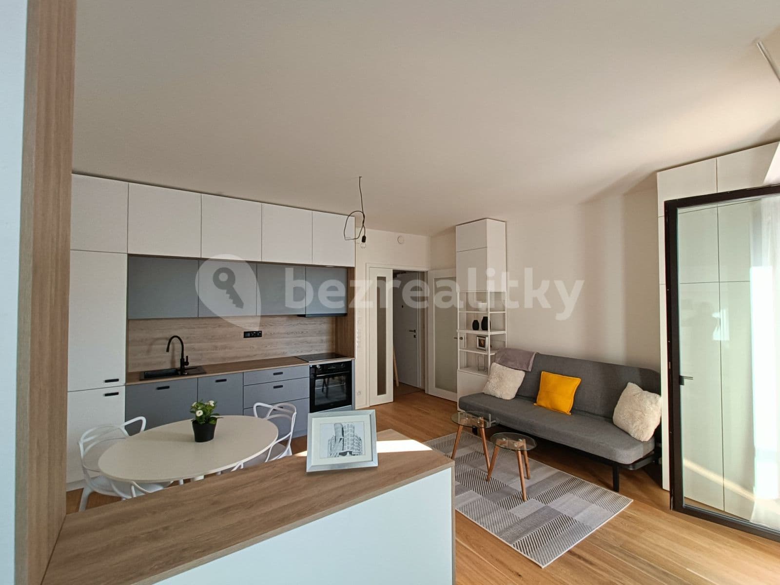 Studio flat to rent, 42 m², Jankovcova, Prague, Prague Studio flat to rent, 42 m², Jankovcova, Prague, Prague