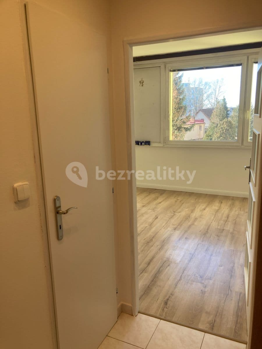 Studio flat to rent, 36 m², Ouholická, Prague, Prague Studio flat to rent, 36 m², Ouholická, Prague, Prague