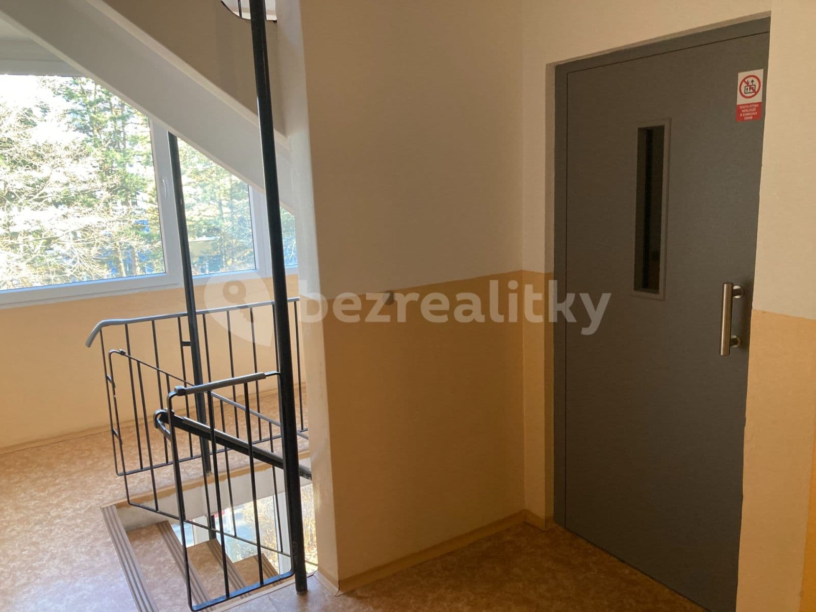 Studio flat to rent, 36 m², Ouholická, Prague, Prague Studio flat to rent, 36 m², Ouholická, Prague, Prague