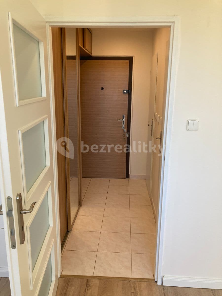 Studio flat to rent, 36 m², Ouholická, Prague, Prague Studio flat to rent, 36 m², Ouholická, Prague, Prague