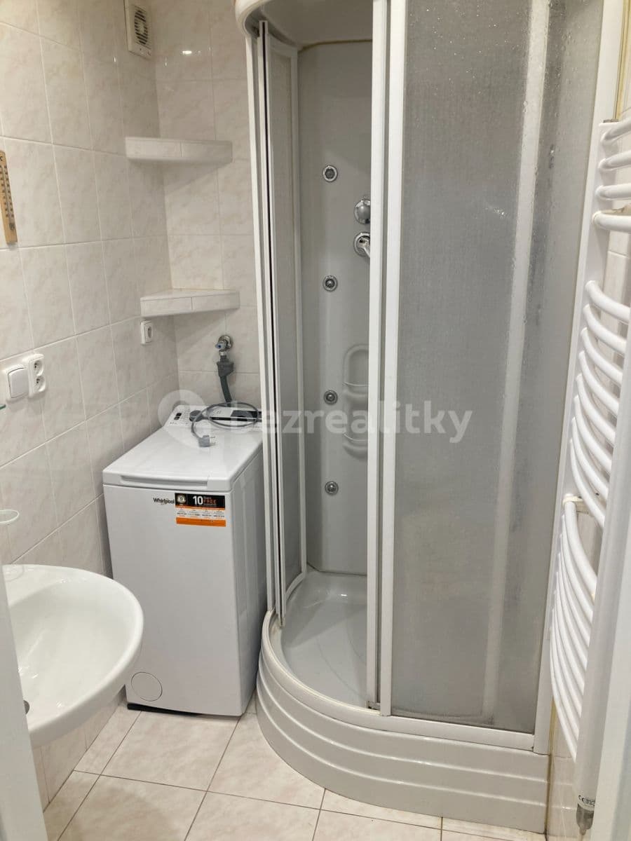 Studio flat to rent, 36 m², Ouholická, Prague, Prague Studio flat to rent, 36 m², Ouholická, Prague, Prague