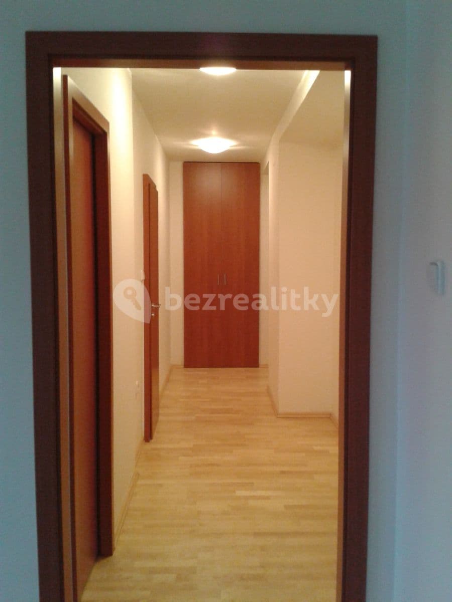3 bedroom with open-plan kitchen flat to rent, 88 m², Osadní, Prague, Prague 3 bedroom with open-plan kitchen flat to rent, 88 m², Osadní, Prague, Prague