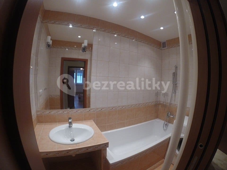 3 bedroom with open-plan kitchen flat to rent, 88 m², Osadní, Prague, Prague 3 bedroom with open-plan kitchen flat to rent, 88 m², Osadní, Prague, Prague