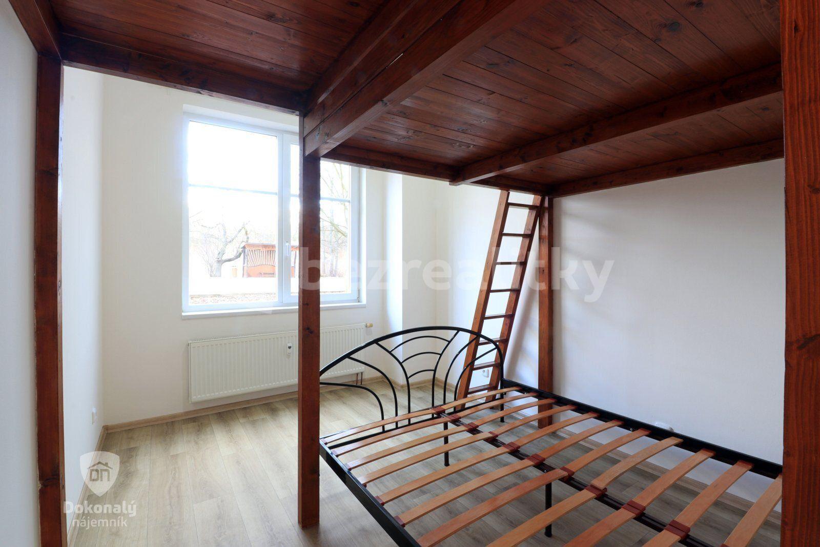 1 bedroom with open-plan kitchen flat to rent, 58 m², Topolová, Milovice, Středočeský Region
