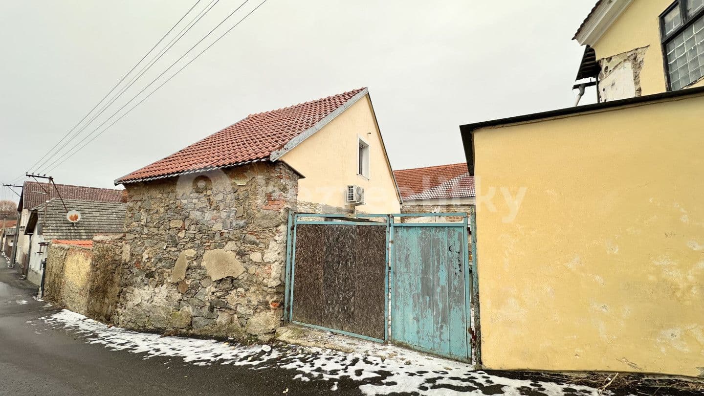 house for sale, 200 m², Vítkovo nám., Sedlec-Prčice, Středočeský Region