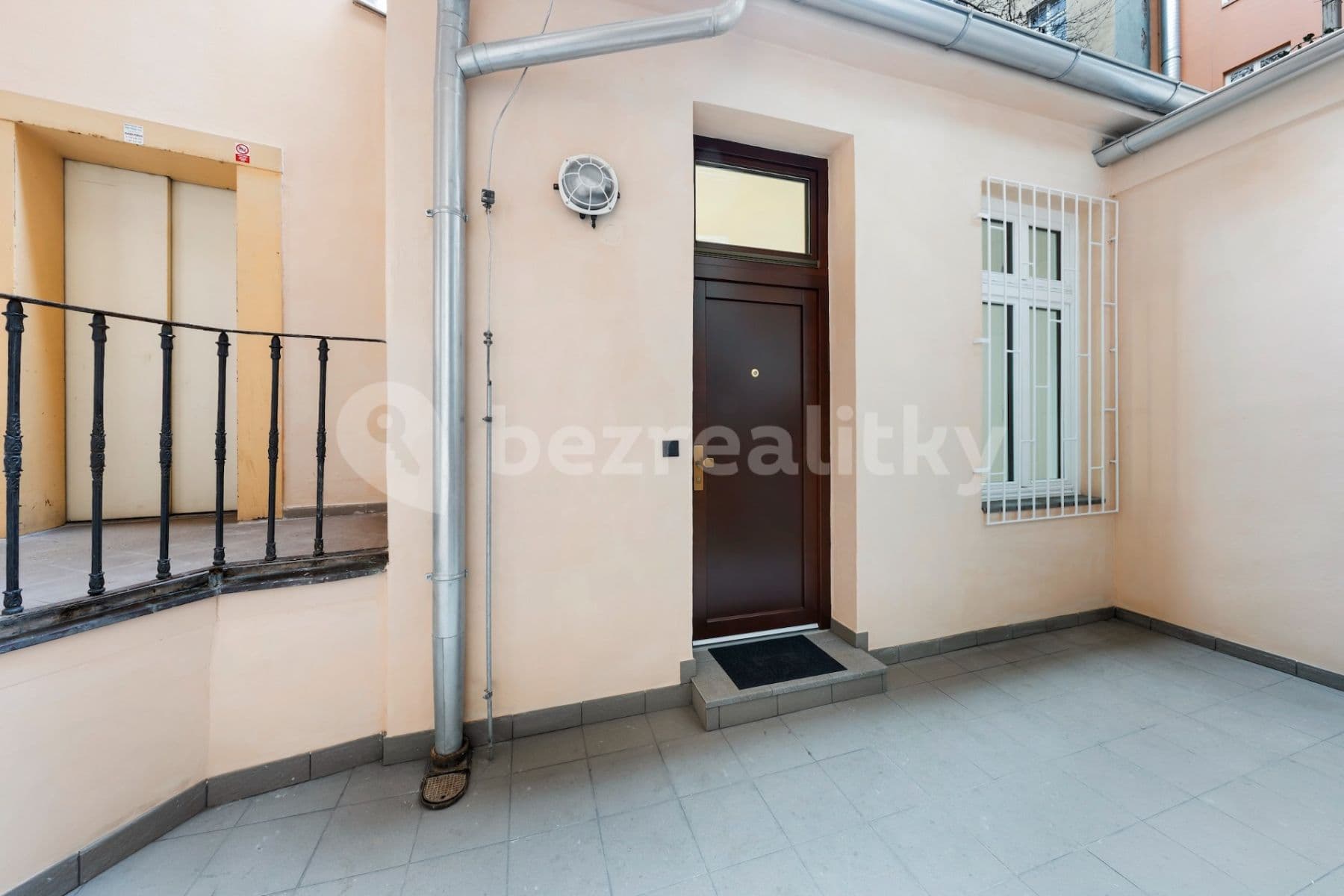 Studio flat to rent, 26 m², Ostrovní, Prague, Prague Studio flat to rent, 26 m², Ostrovní, Prague, Prague