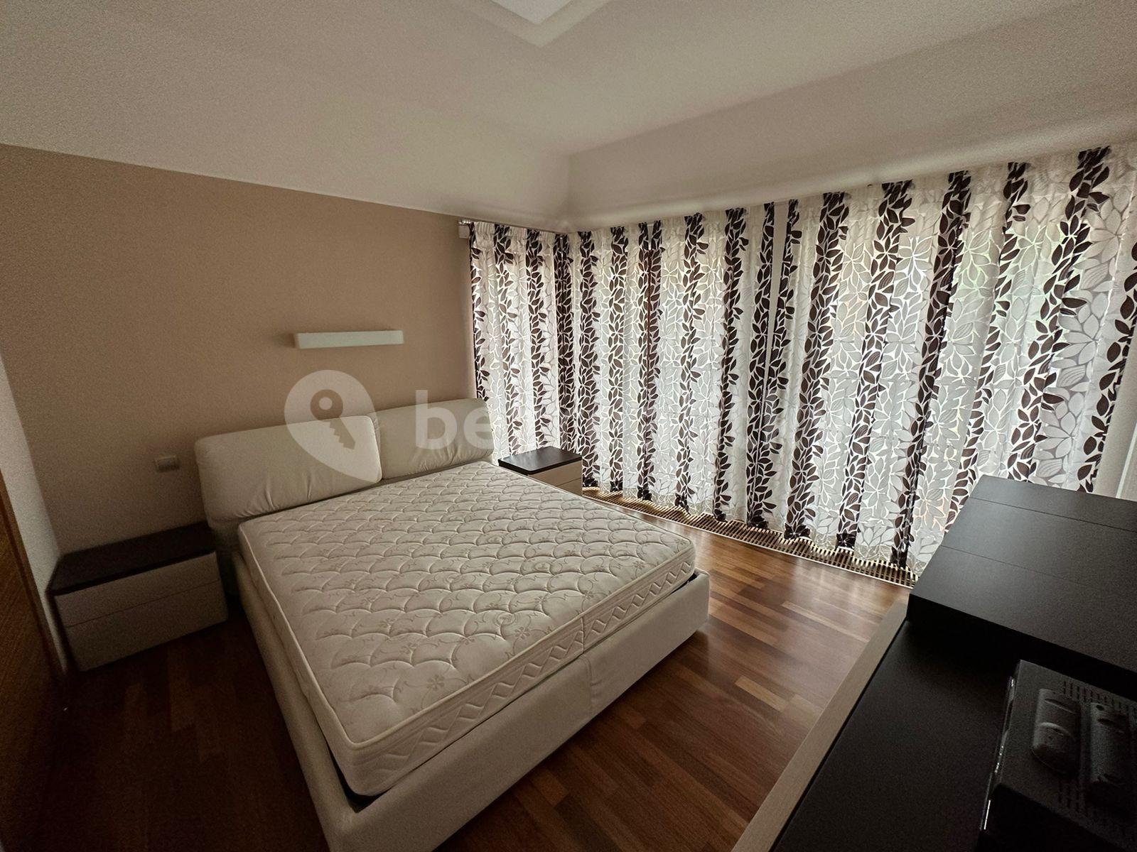 2 bedroom with open-plan kitchen flat for sale, 83 m², Zámecký vrch, Karlovy Vary, Karlovarský Region