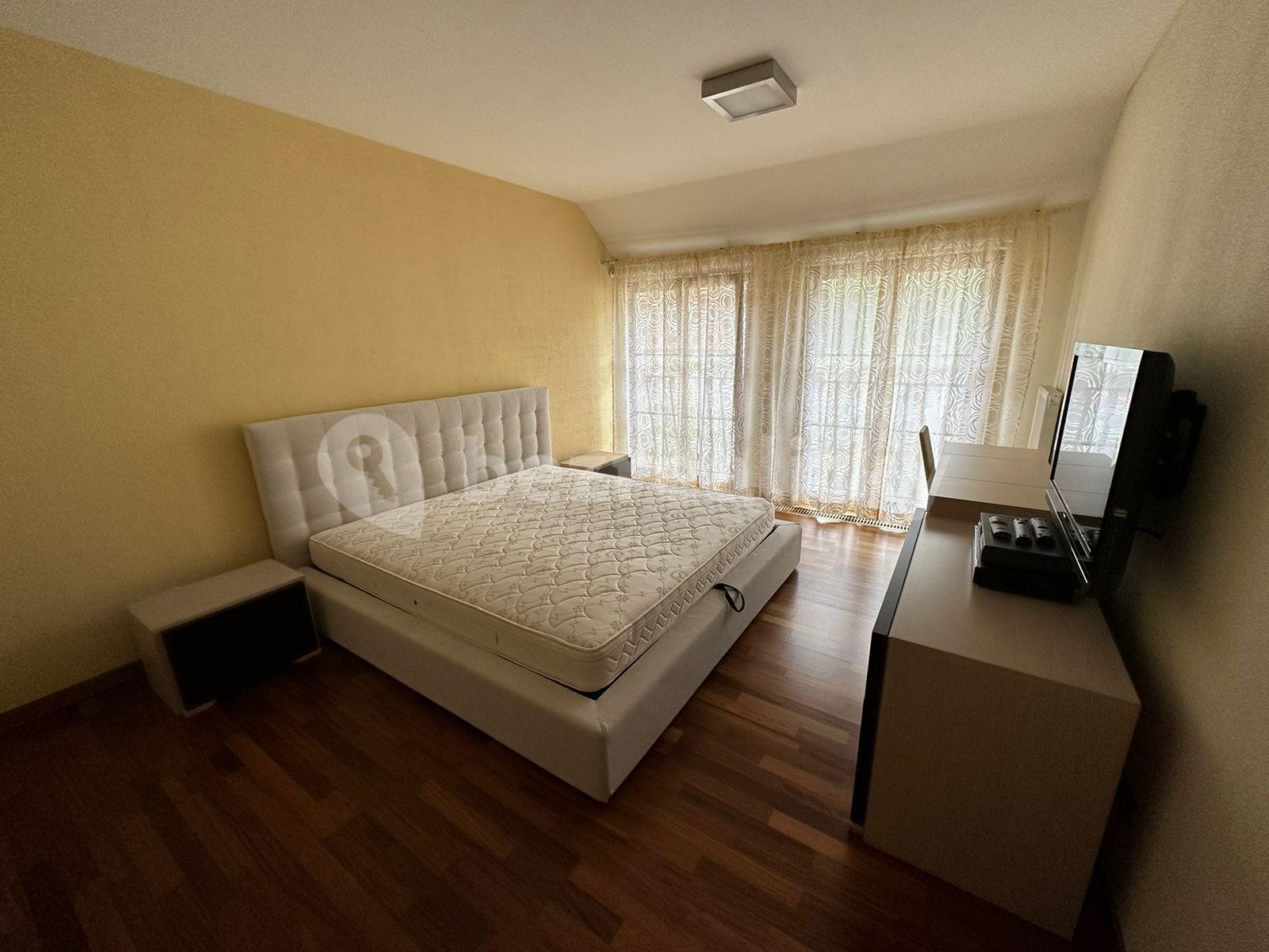 2 bedroom with open-plan kitchen flat for sale, 83 m², Zámecký vrch, Karlovy Vary, Karlovarský Region