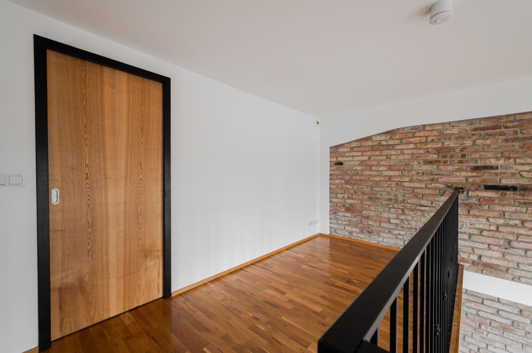 2 bedroom with open-plan kitchen flat to rent, 94 m², Ambrožova, Prague, Prague 2 bedroom with open-plan kitchen flat to rent, 94 m², Ambrožova, Prague, Prague