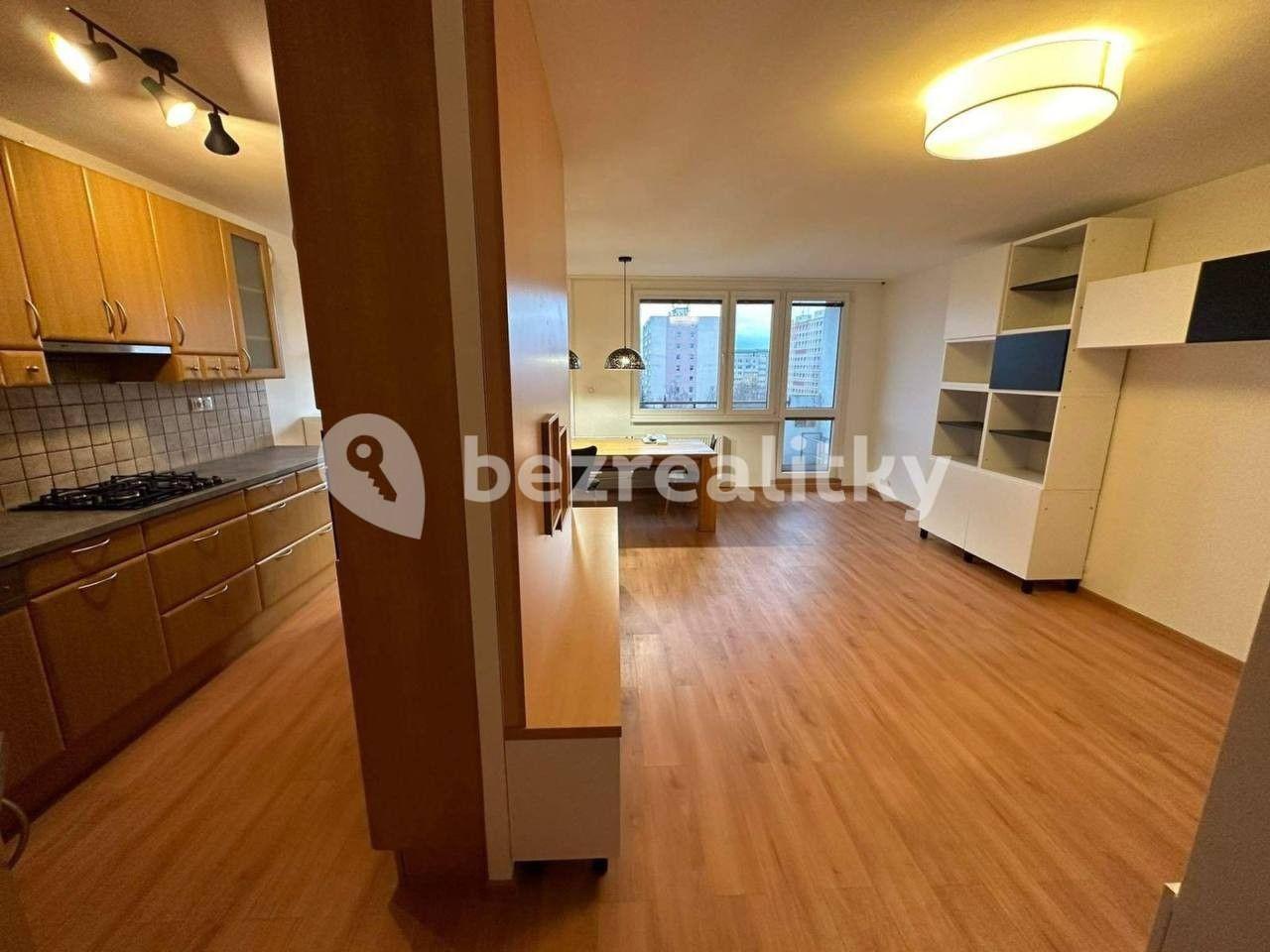 2 bedroom with open-plan kitchen flat to rent, 72 m², Skuteckého, Prague, Prague