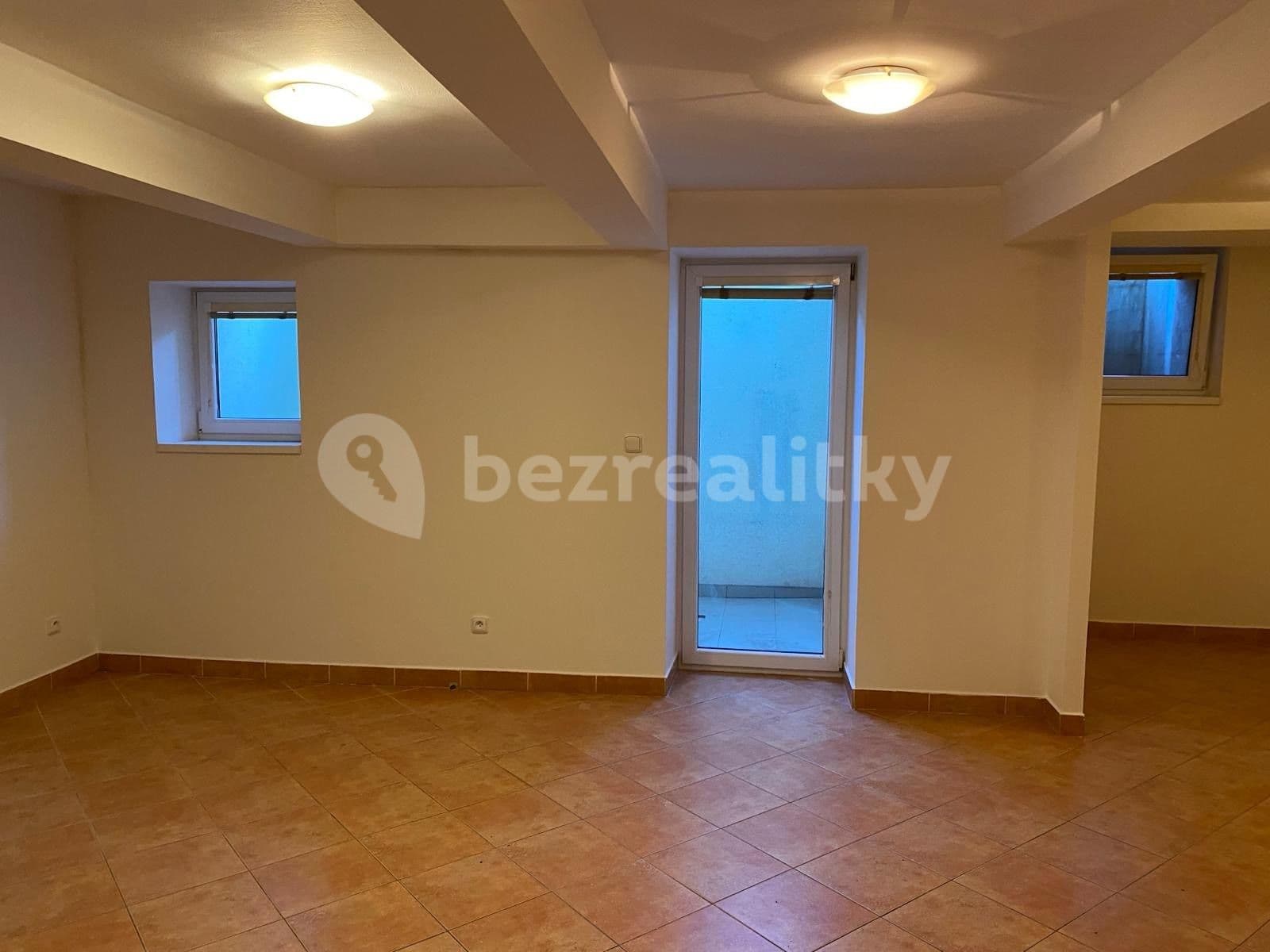 Studio flat to rent, 45 m², U Strže, Prague, Prague Studio flat to rent, 45 m², U Strže, Prague, Prague