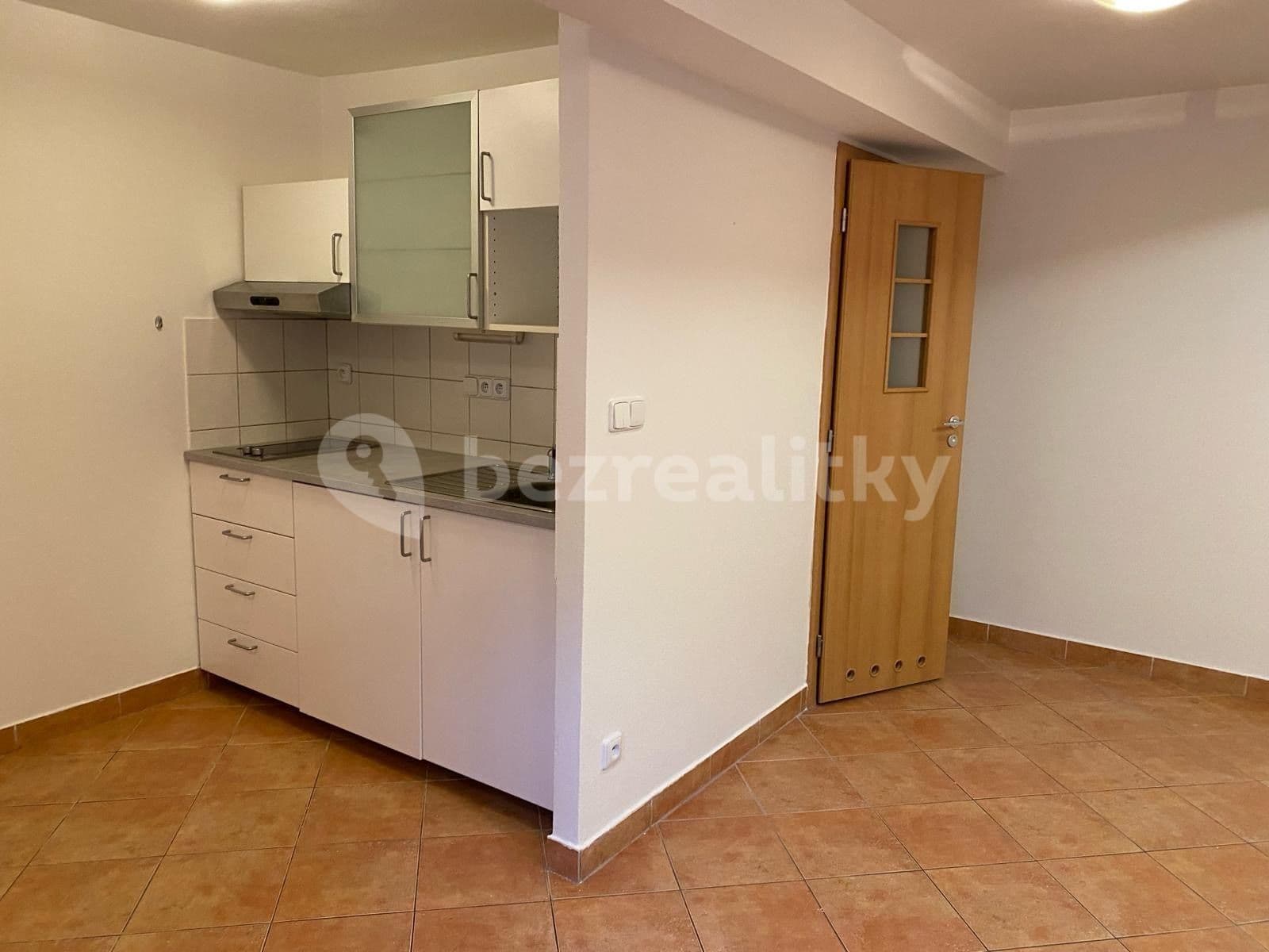 Studio flat to rent, 45 m², U Strže, Prague, Prague Studio flat to rent, 45 m², U Strže, Prague, Prague