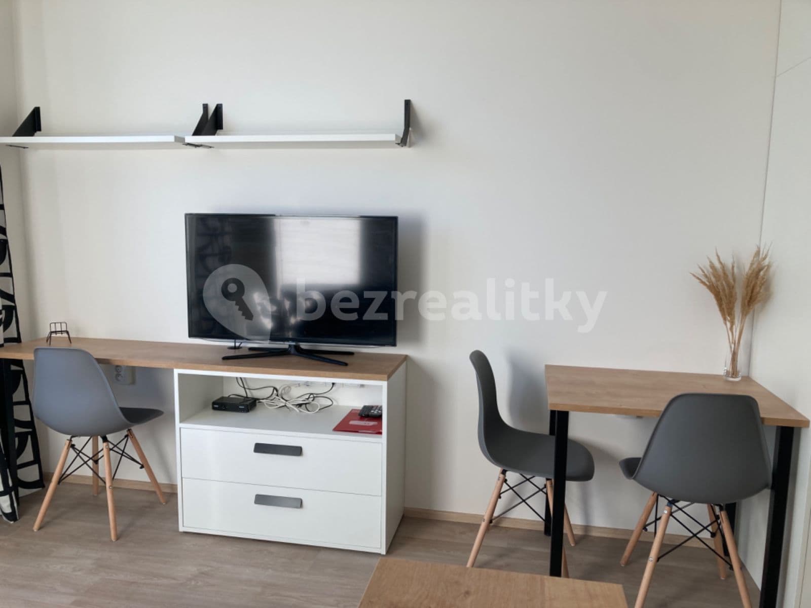 Studio flat to rent, 20 m², Plzeňská, Prague, Prague Studio flat to rent, 20 m², Plzeňská, Prague, Prague