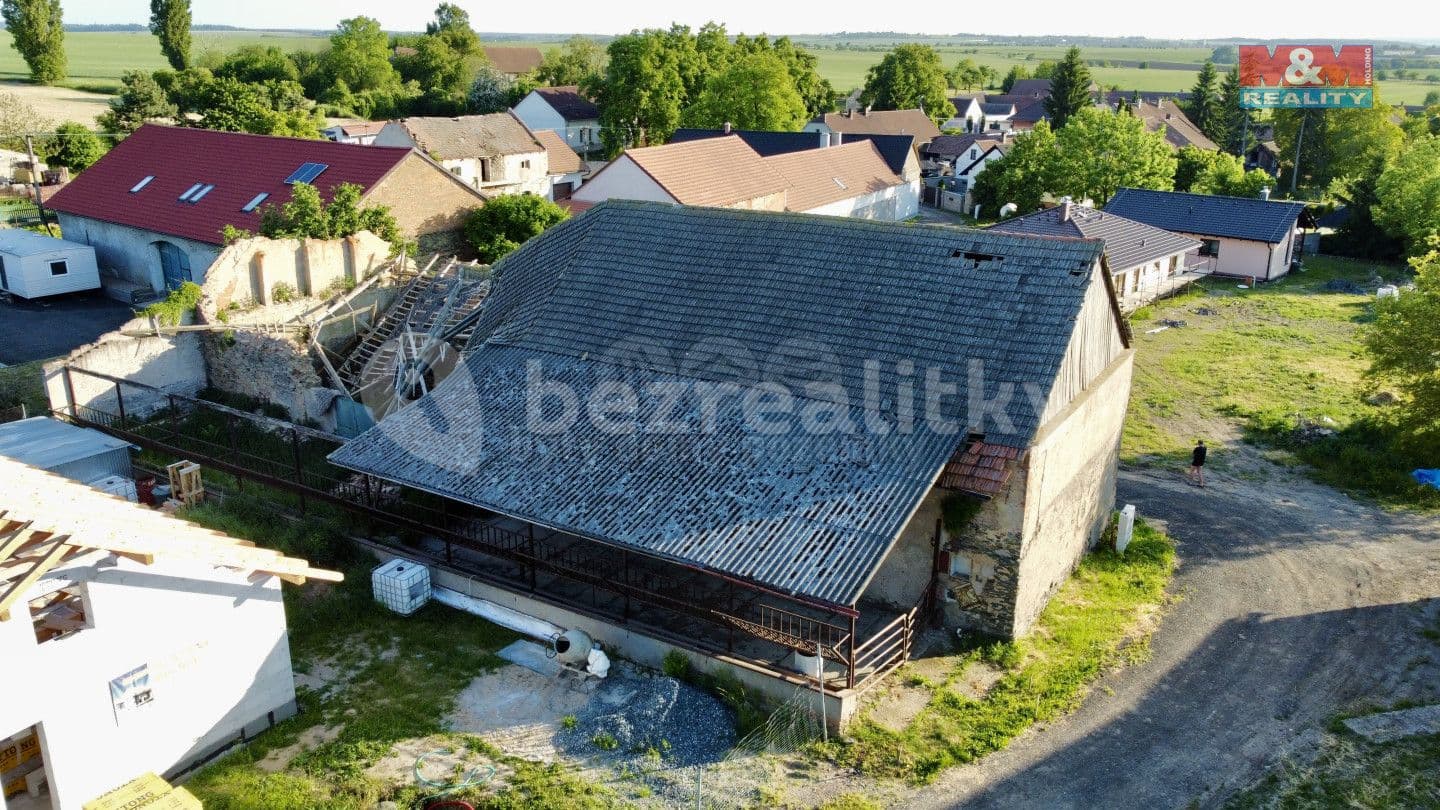 house for sale, 410 m², Dolní Chvatliny, Středočeský Region