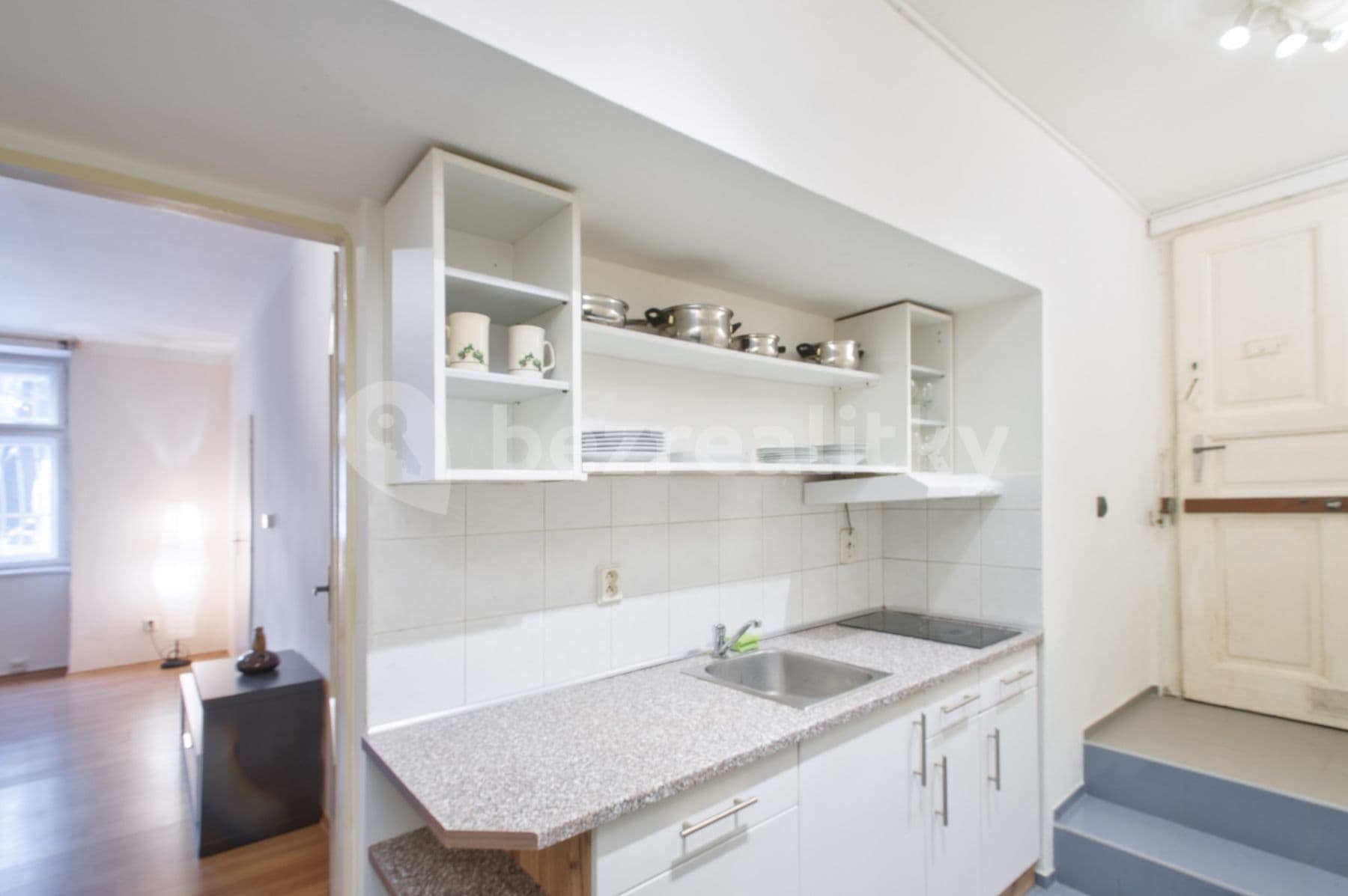 1 bedroom with open-plan kitchen flat to rent, 39 m², Na Dolinách, Prague, Prague 1 bedroom with open-plan kitchen flat to rent, 39 m², Na Dolinách, Prague, Prague