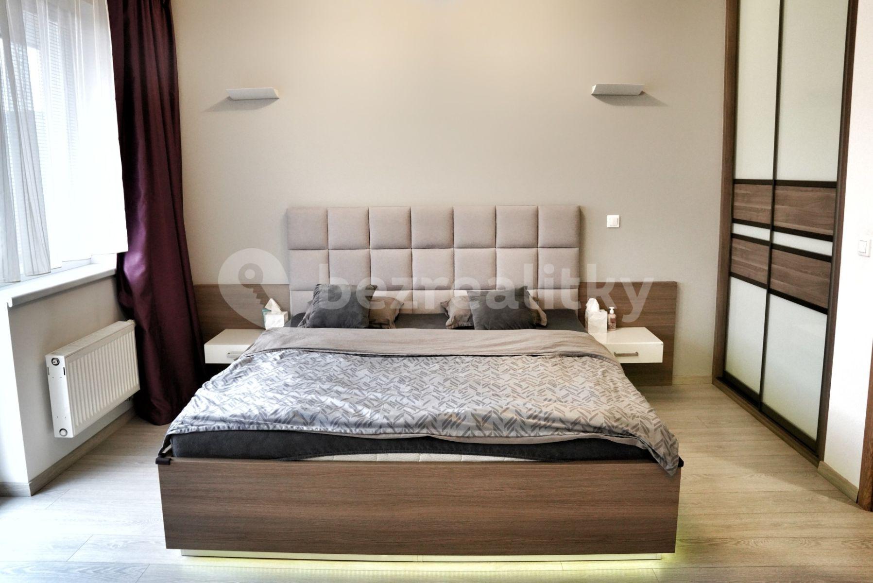 1 bedroom with open-plan kitchen flat for sale, 78 m², Hornoměcholupská, Prague, Prague