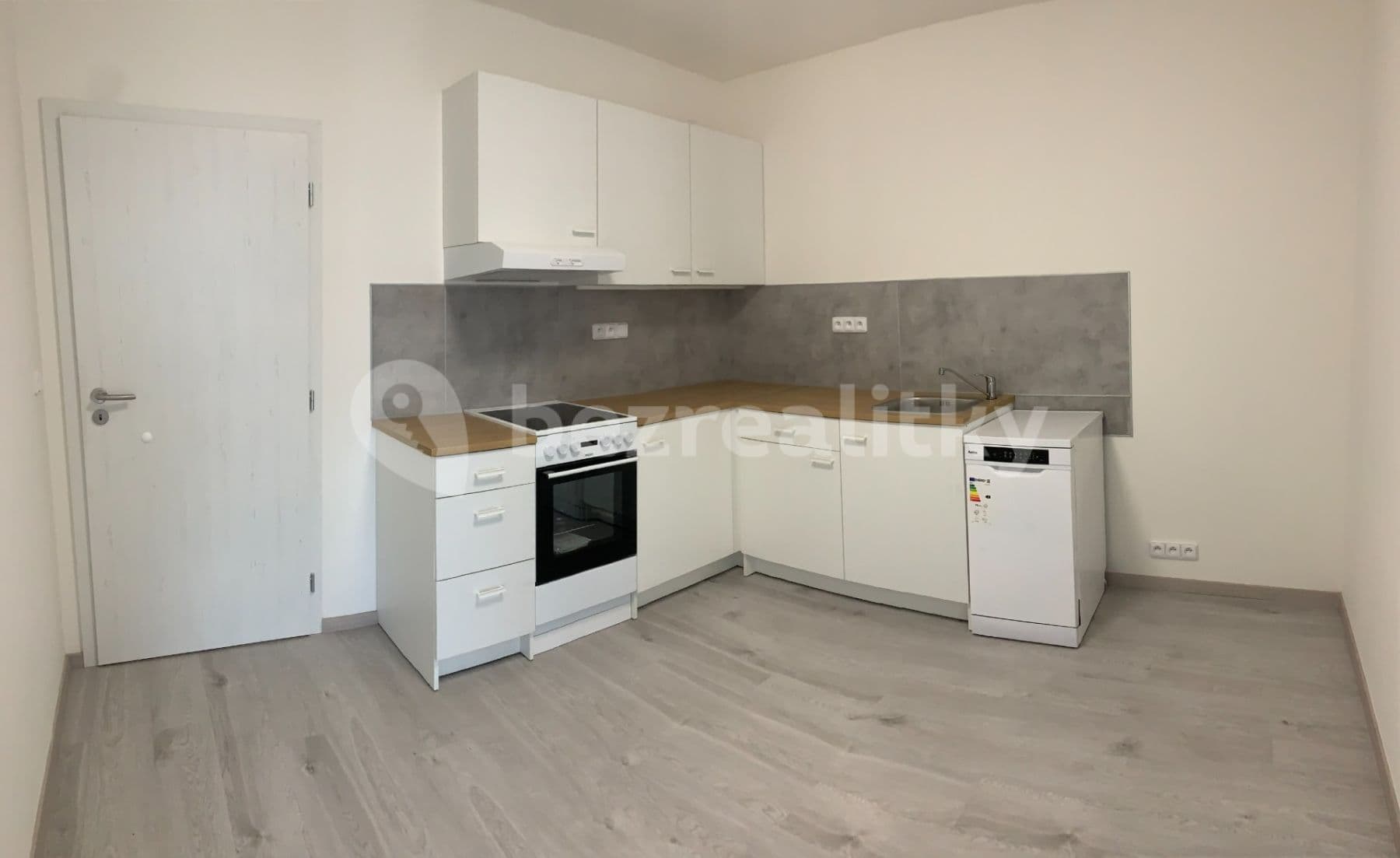 1 bedroom with open-plan kitchen flat to rent, 47 m², Lubenská, Rakovník, Středočeský Region 1 bedroom with open-plan kitchen flat to rent, 47 m², Lubenská, Rakovník, Středočeský Region