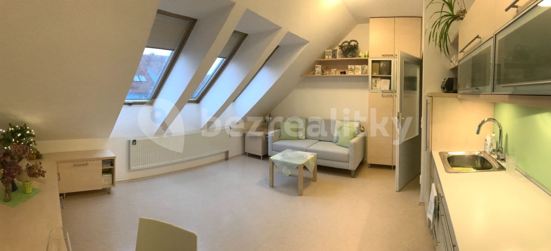 1 bedroom with open-plan kitchen flat to rent, 46 m², Otiskova, Brno, Jihomoravský Region 1 bedroom with open-plan kitchen flat to rent, 46 m², Otiskova, Brno, Jihomoravský Region