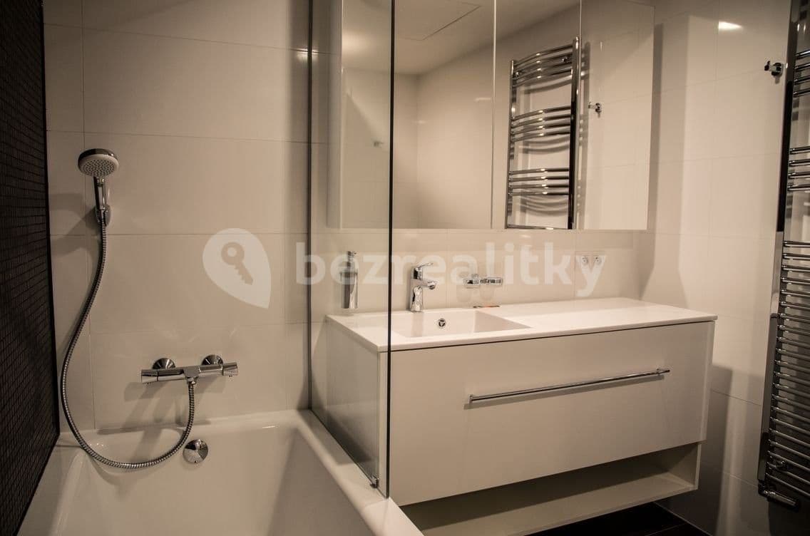 Studio flat to rent, 32 m², Mukařovského, Prague, Prague Studio flat to rent, 32 m², Mukařovského, Prague, Prague