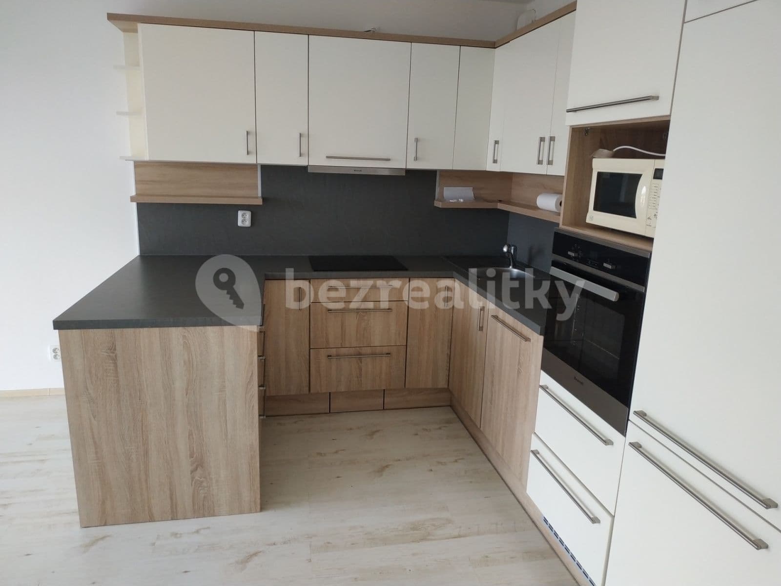 2 bedroom with open-plan kitchen flat to rent, 80 m², Holubice, Jihomoravský Region 2 bedroom with open-plan kitchen flat to rent, 80 m², Holubice, Jihomoravský Region