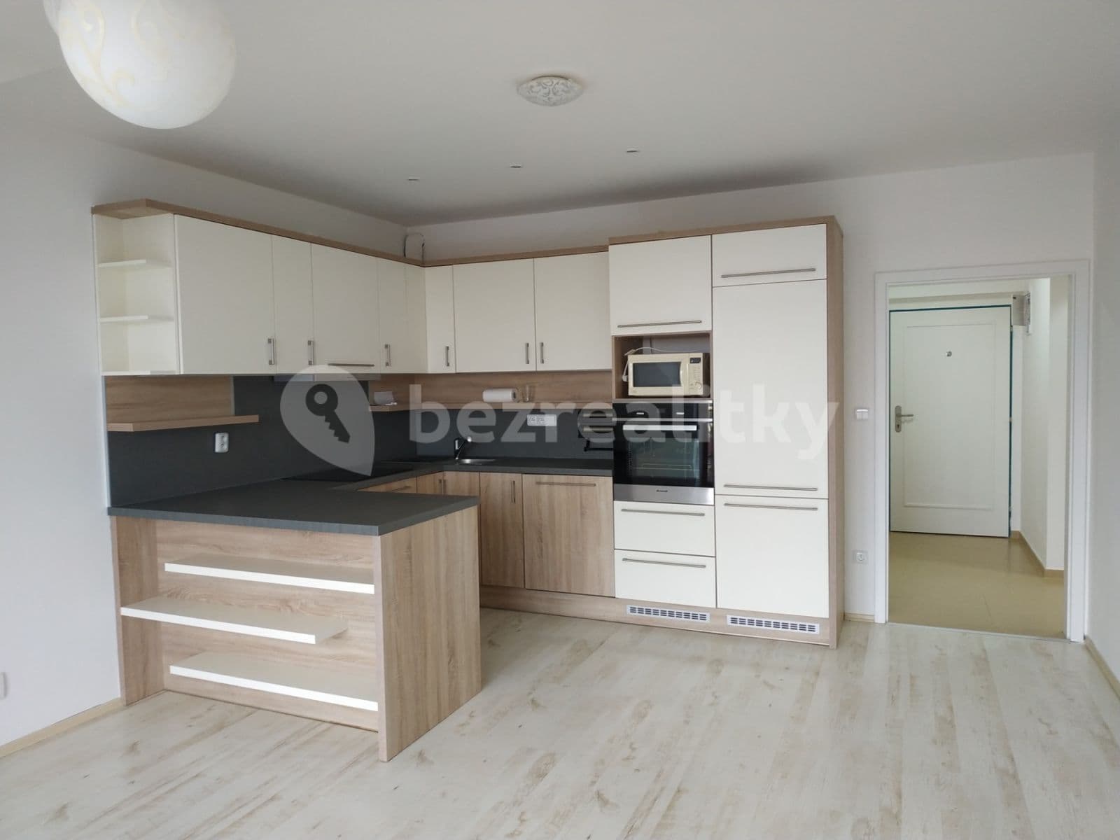 2 bedroom with open-plan kitchen flat to rent, 80 m², Holubice, Jihomoravský Region 2 bedroom with open-plan kitchen flat to rent, 80 m², Holubice, Jihomoravský Region