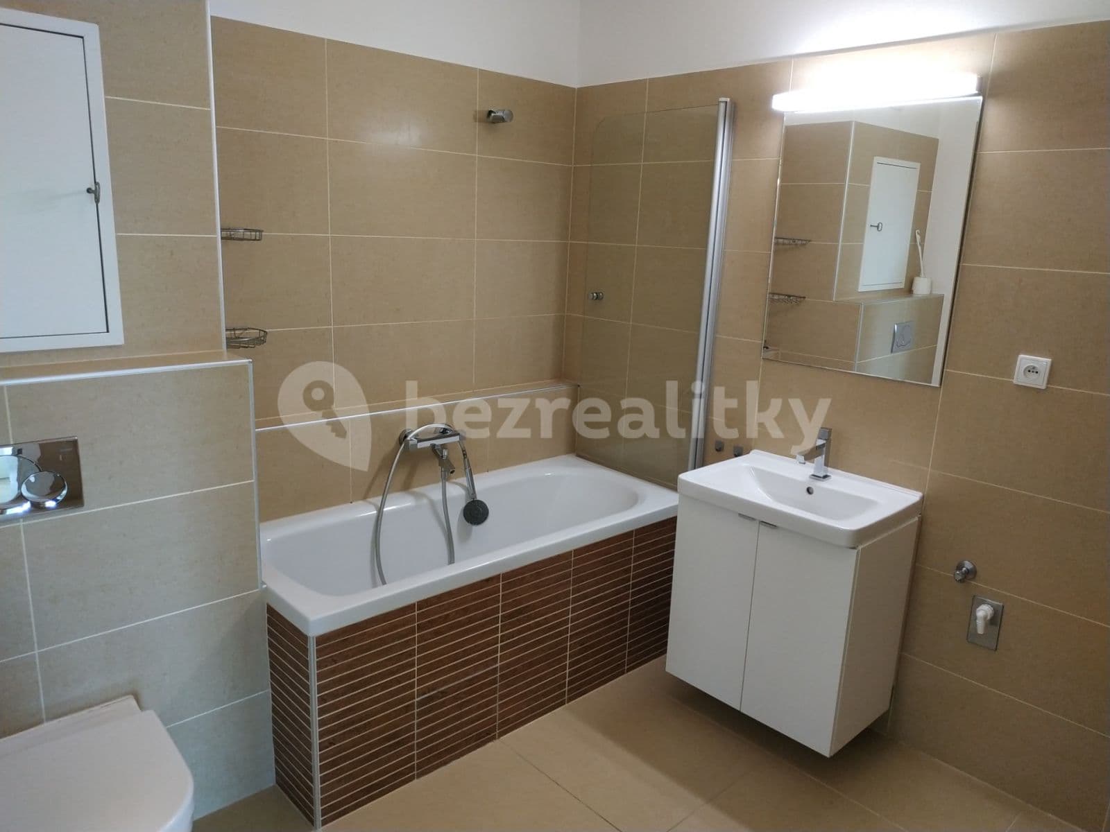 2 bedroom with open-plan kitchen flat to rent, 80 m², Holubice, Jihomoravský Region 2 bedroom with open-plan kitchen flat to rent, 80 m², Holubice, Jihomoravský Region