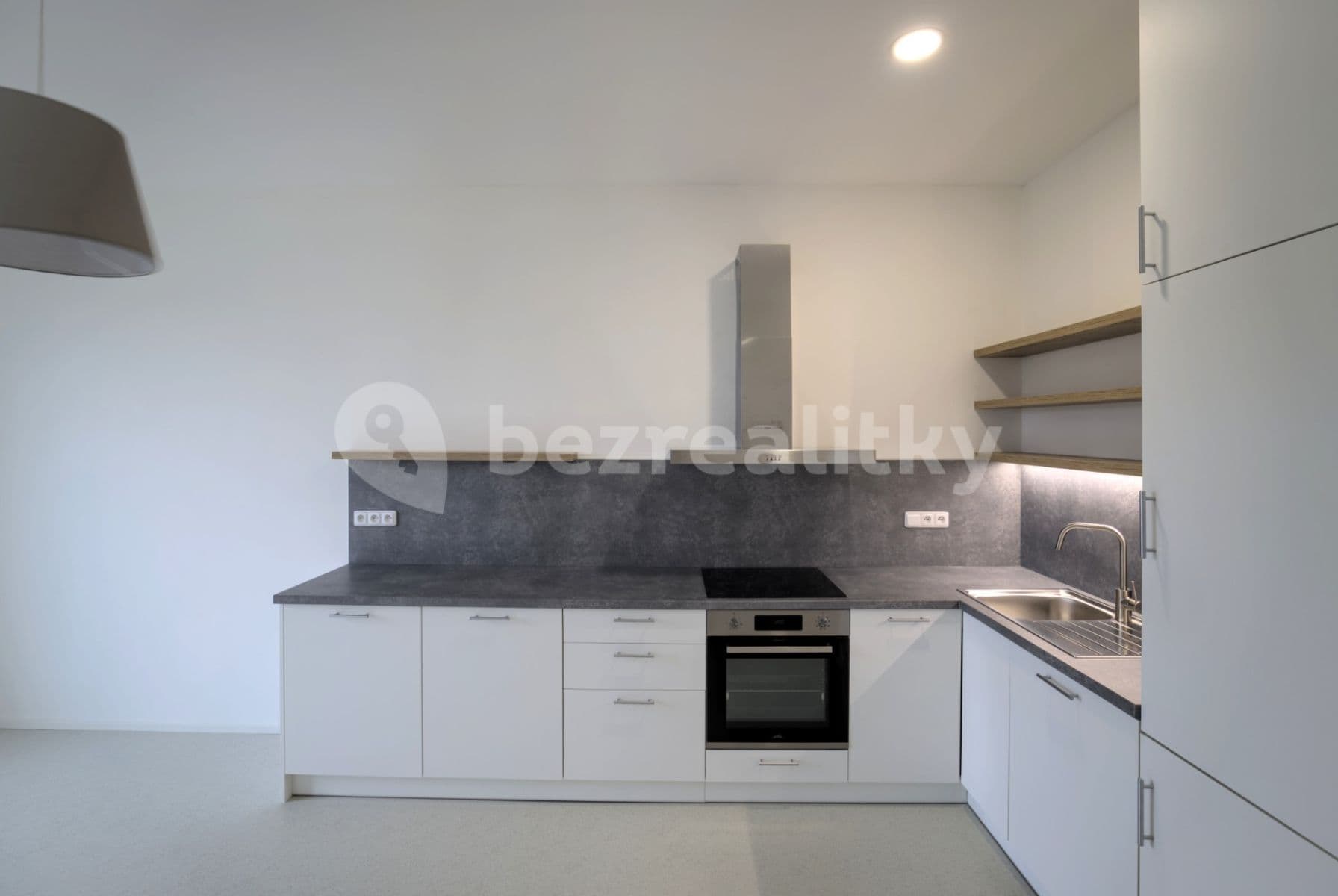 3 bedroom flat to rent, 105 m², Štolcova, Brno, Jihomoravský Region 3 bedroom flat to rent, 105 m², Štolcova, Brno, Jihomoravský Region