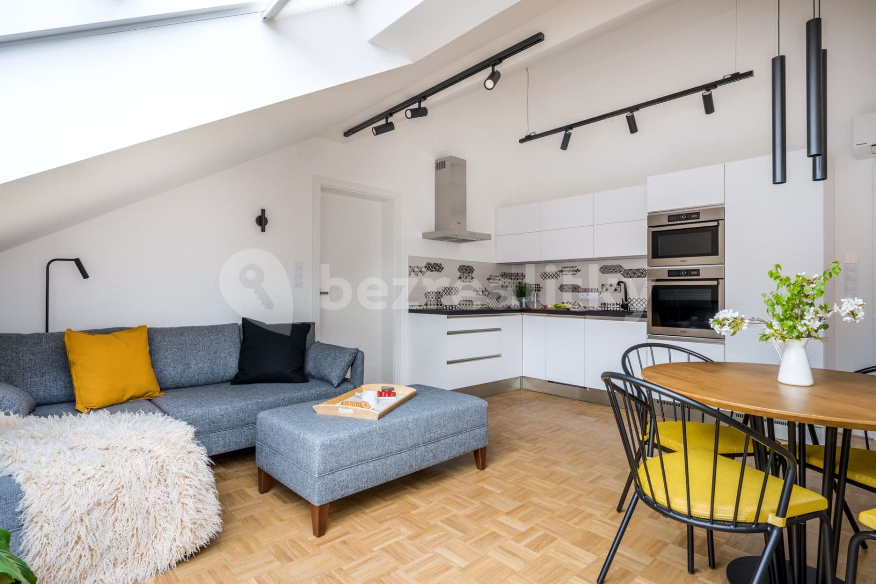 1 bedroom with open-plan kitchen flat to rent, 67 m², Na Spojce, Prague, Prague 1 bedroom with open-plan kitchen flat to rent, 67 m², Na Spojce, Prague, Prague