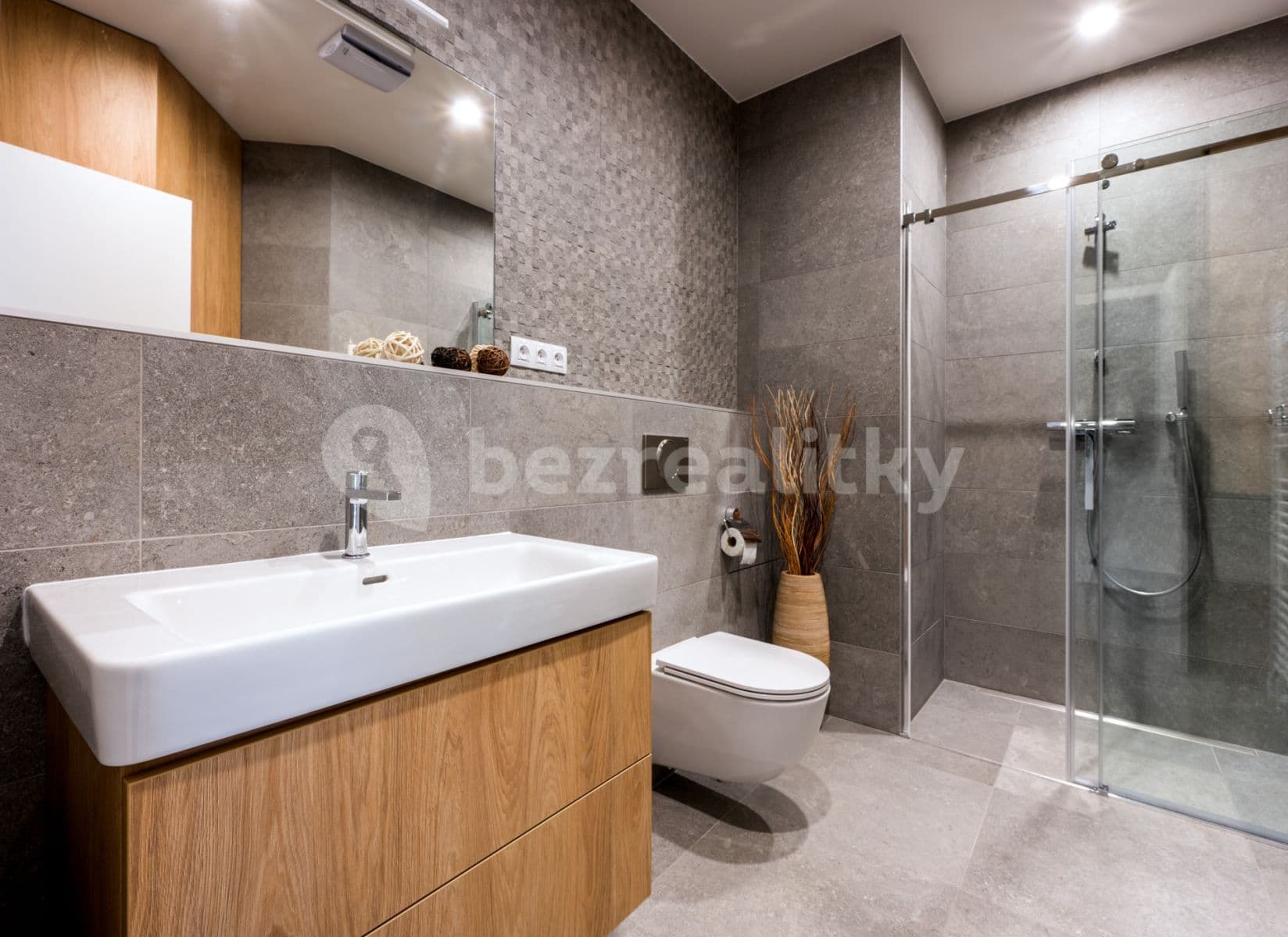 1 bedroom with open-plan kitchen flat to rent, 67 m², Na Spojce, Prague, Prague 1 bedroom with open-plan kitchen flat to rent, 67 m², Na Spojce, Prague, Prague