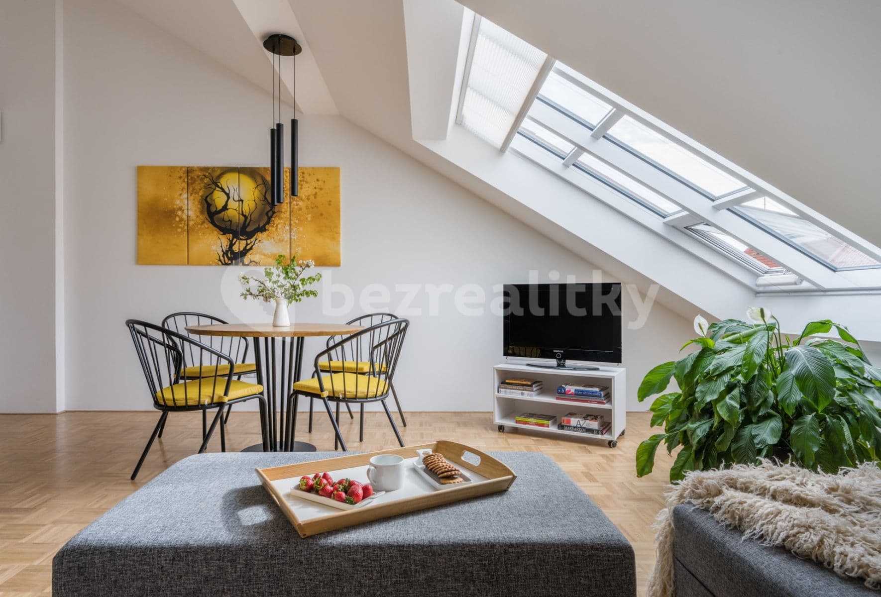 1 bedroom with open-plan kitchen flat to rent, 67 m², Na Spojce, Prague, Prague 1 bedroom with open-plan kitchen flat to rent, 67 m², Na Spojce, Prague, Prague