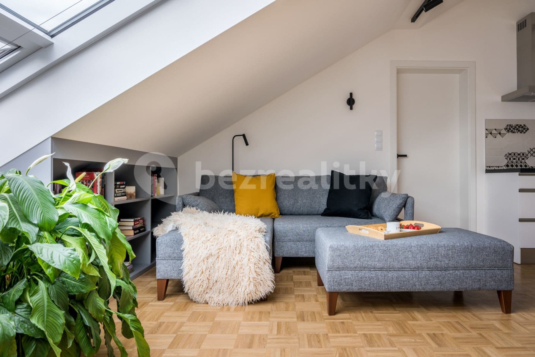 1 bedroom with open-plan kitchen flat to rent, 67 m², Na Spojce, Prague, Prague 1 bedroom with open-plan kitchen flat to rent, 67 m², Na Spojce, Prague, Prague