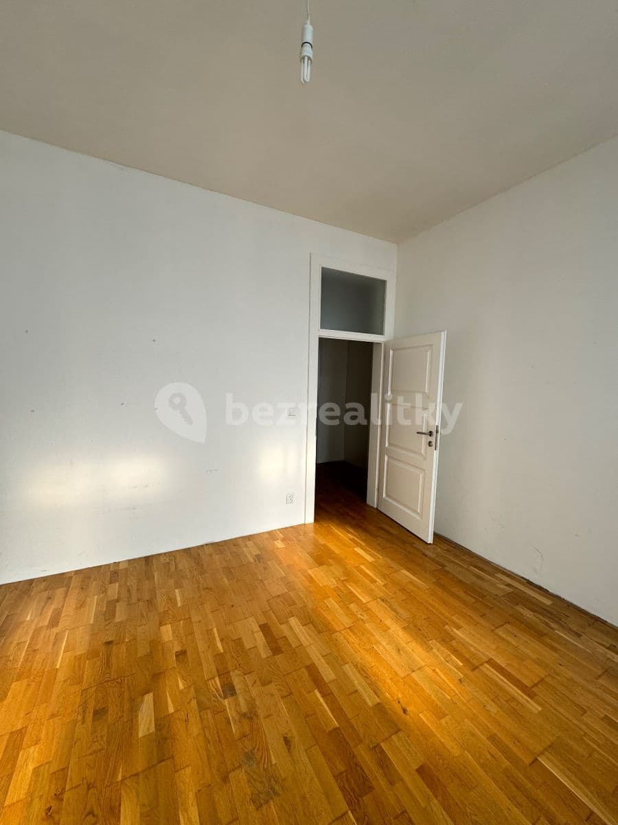 2 bedroom with open-plan kitchen flat to rent, 84 m², Revoluční, Krnov, Moravskoslezský Region 2 bedroom with open-plan kitchen flat to rent, 84 m², Revoluční, Krnov, Moravskoslezský Region
