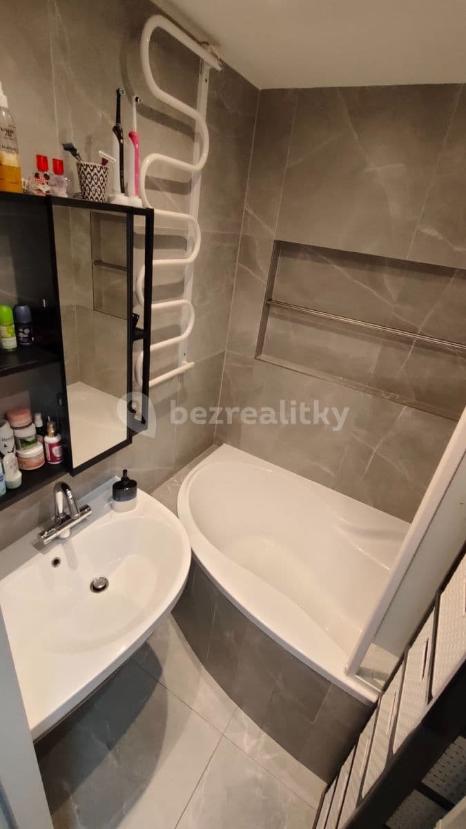 2 bedroom with open-plan kitchen flat to rent, 66 m², Jažlovická, Prague, Prague 2 bedroom with open-plan kitchen flat to rent, 66 m², Jažlovická, Prague, Prague