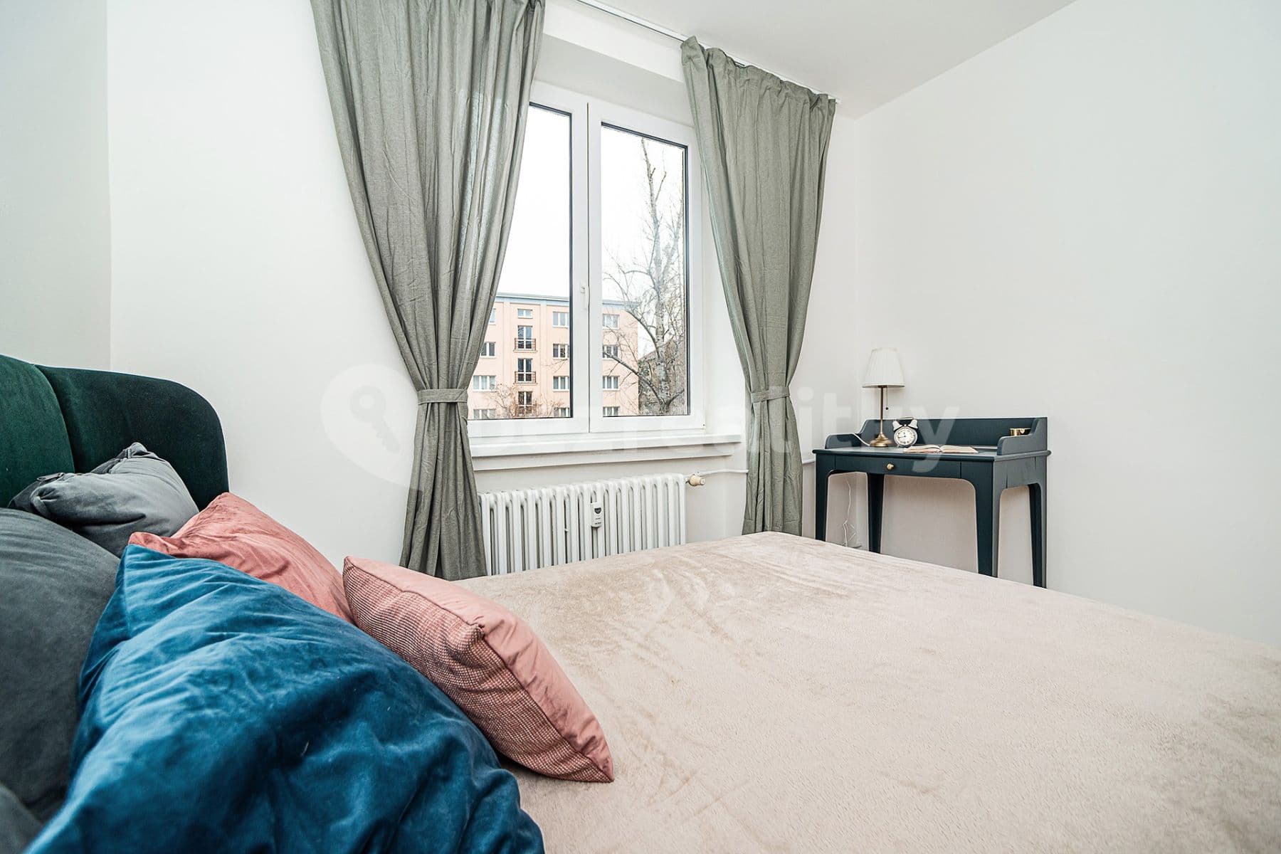 1 bedroom with open-plan kitchen flat for sale, 53 m², Ke Strašnické, Prague, Prague