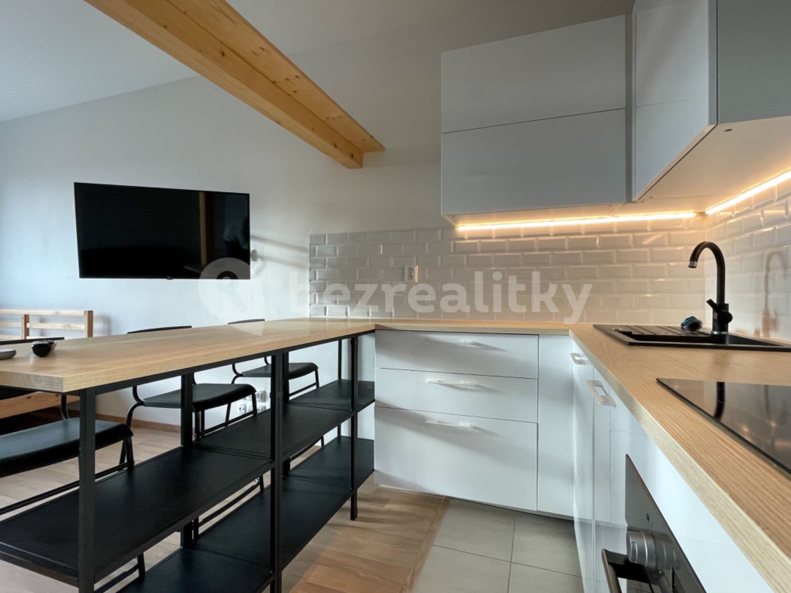 Studio flat to rent, 40 m², Olgy Havlové, Prague, Prague Studio flat to rent, 40 m², Olgy Havlové, Prague, Prague