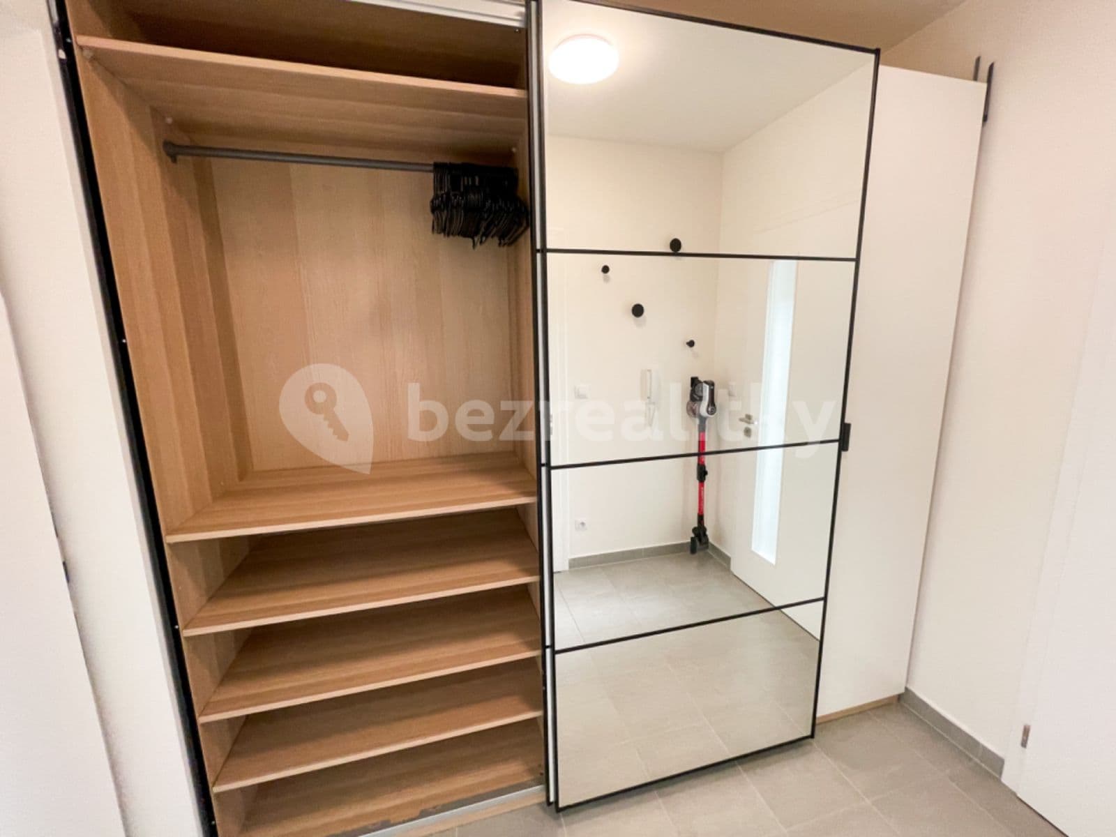 Studio flat to rent, 40 m², Olgy Havlové, Prague, Prague Studio flat to rent, 40 m², Olgy Havlové, Prague, Prague