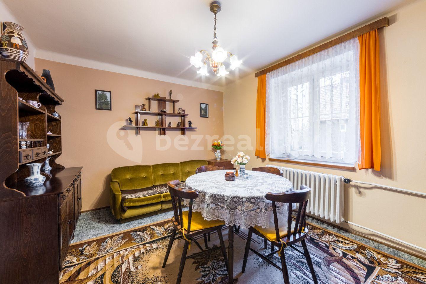 4 bedroom flat for sale, 81 m², Severní, Karlovy Vary, Karlovarský Region
