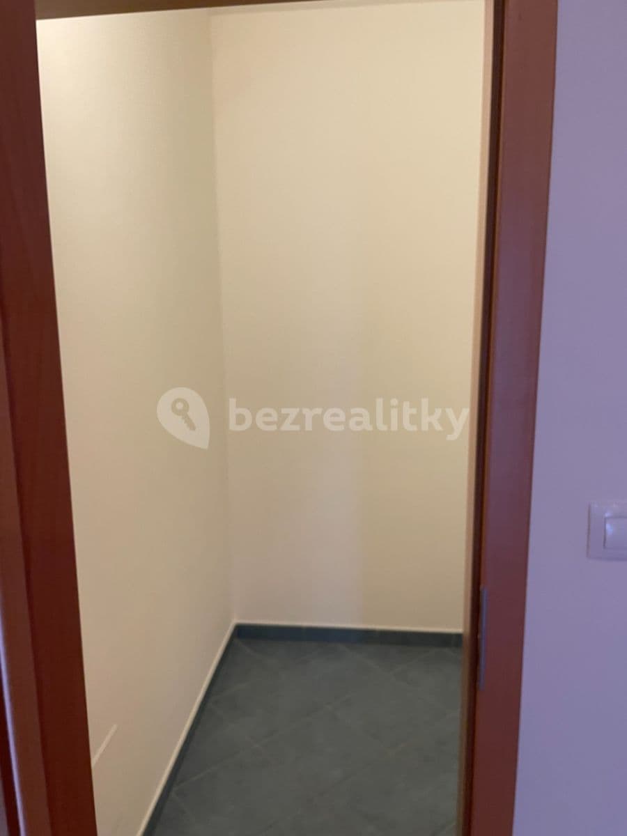2 bedroom with open-plan kitchen flat to rent, 80 m², Kabešova, Prague, Prague 2 bedroom with open-plan kitchen flat to rent, 80 m², Kabešova, Prague, Prague
