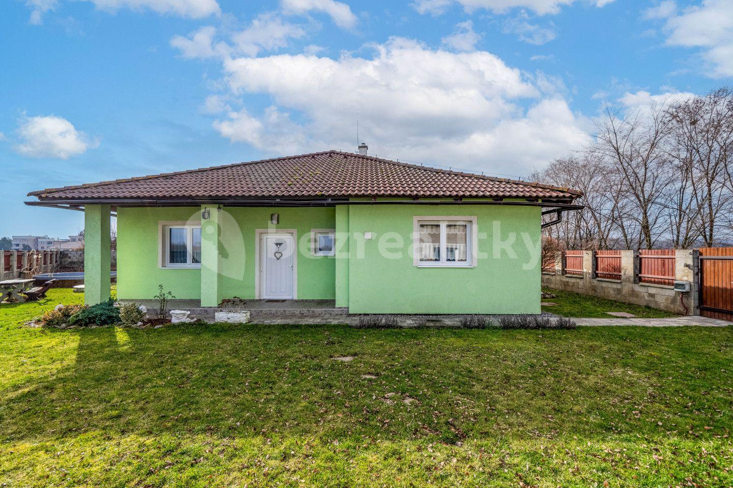 house for sale, 115 m², Hlízov, Středočeský Region