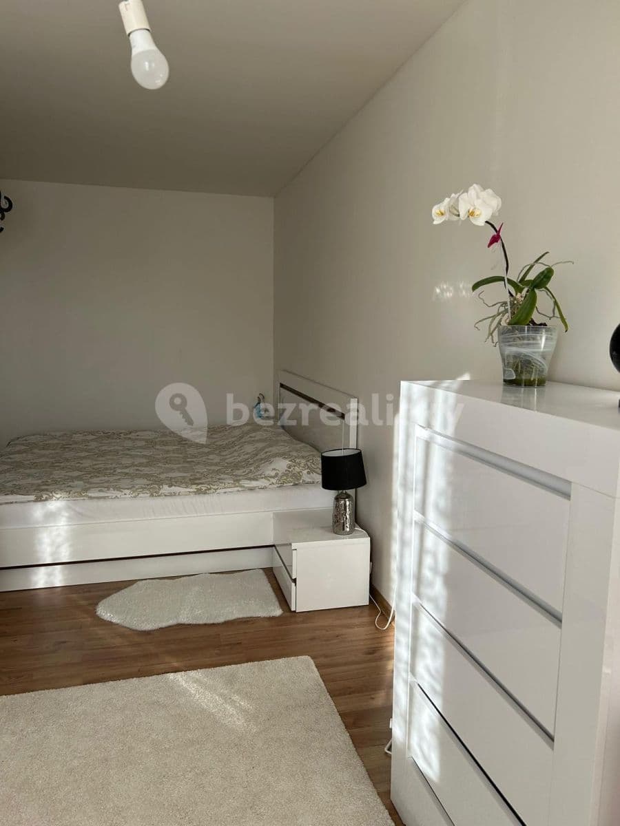 2 bedroom with open-plan kitchen flat to rent, 78 m², Jiřice, Středočeský Region 2 bedroom with open-plan kitchen flat to rent, 78 m², Jiřice, Středočeský Region