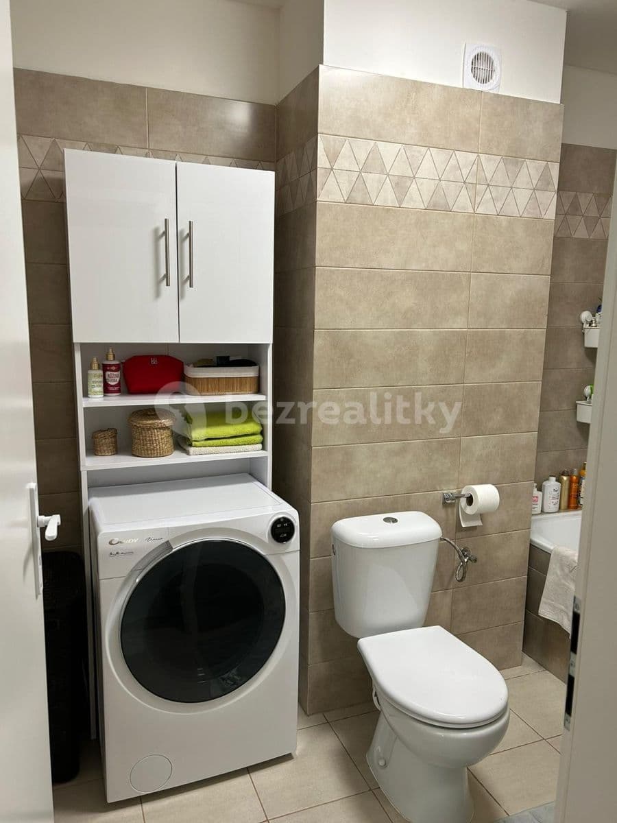 2 bedroom with open-plan kitchen flat to rent, 78 m², Jiřice, Středočeský Region 2 bedroom with open-plan kitchen flat to rent, 78 m², Jiřice, Středočeský Region