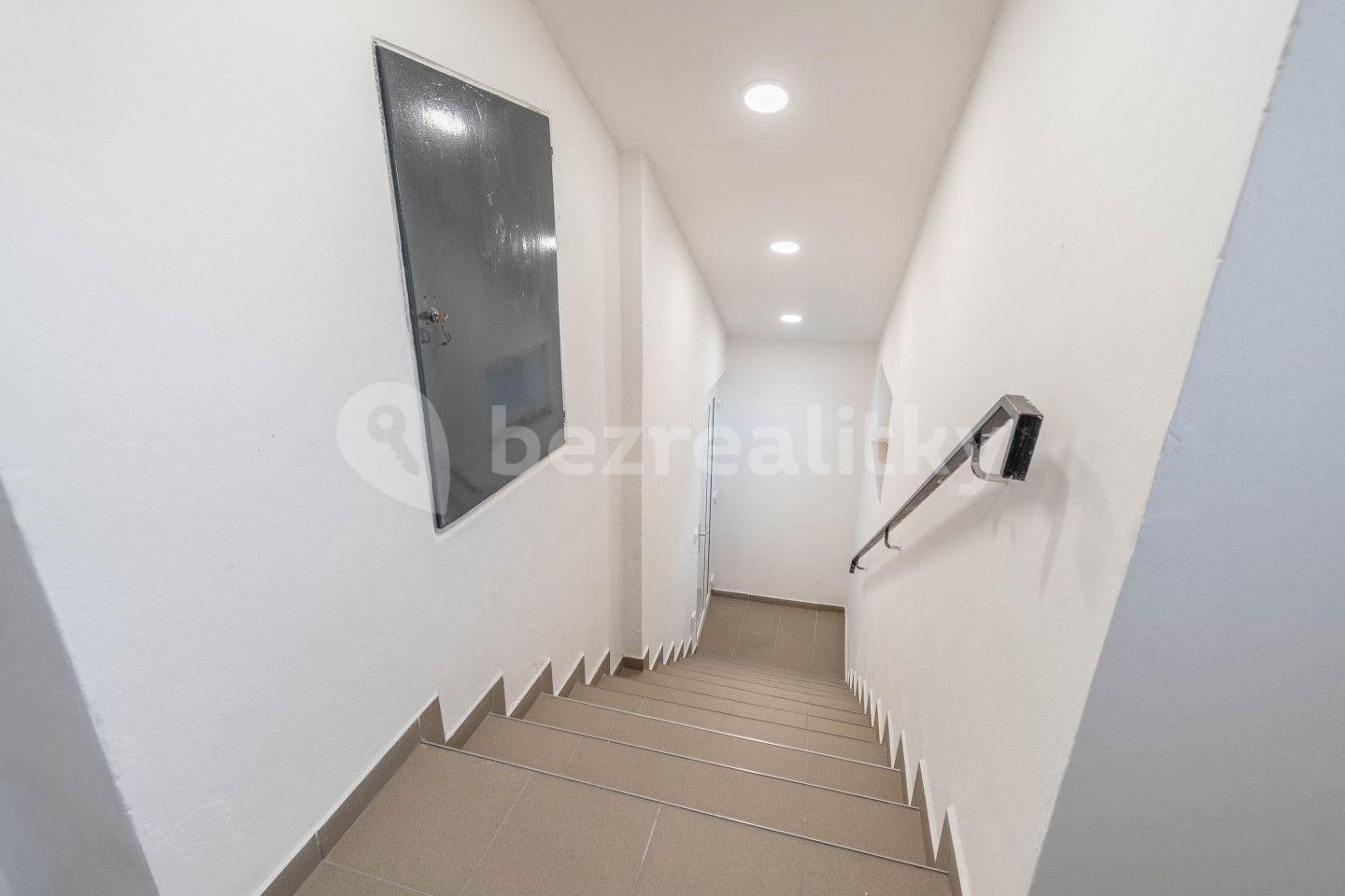 2 bedroom with open-plan kitchen flat for sale, 70 m², Náměstí 9. května, Klobuky, Středočeský Region