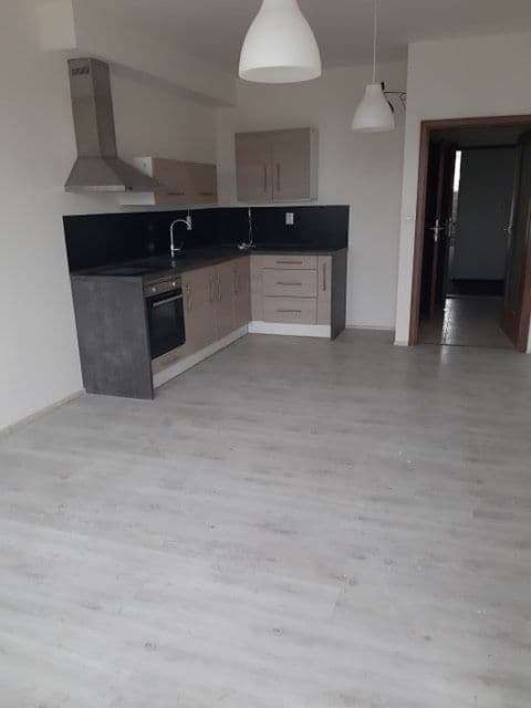 Studio flat to rent, 36 m², Pod Vinicí, Pardubice, Pardubický Region Studio flat to rent, 36 m², Pod Vinicí, Pardubice, Pardubický Region