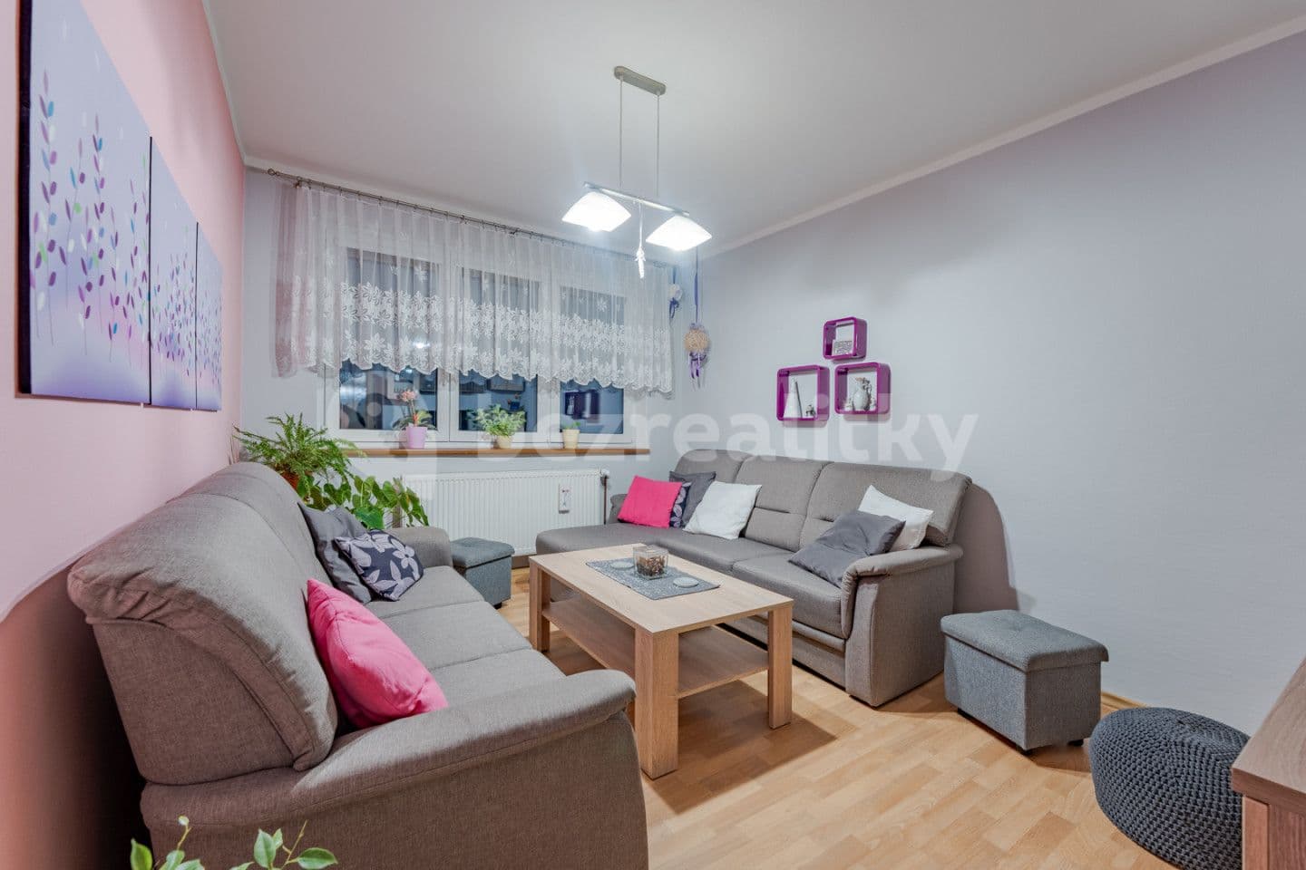 4 bedroom flat for sale, 82 m², Střelná, Zlínský Region
