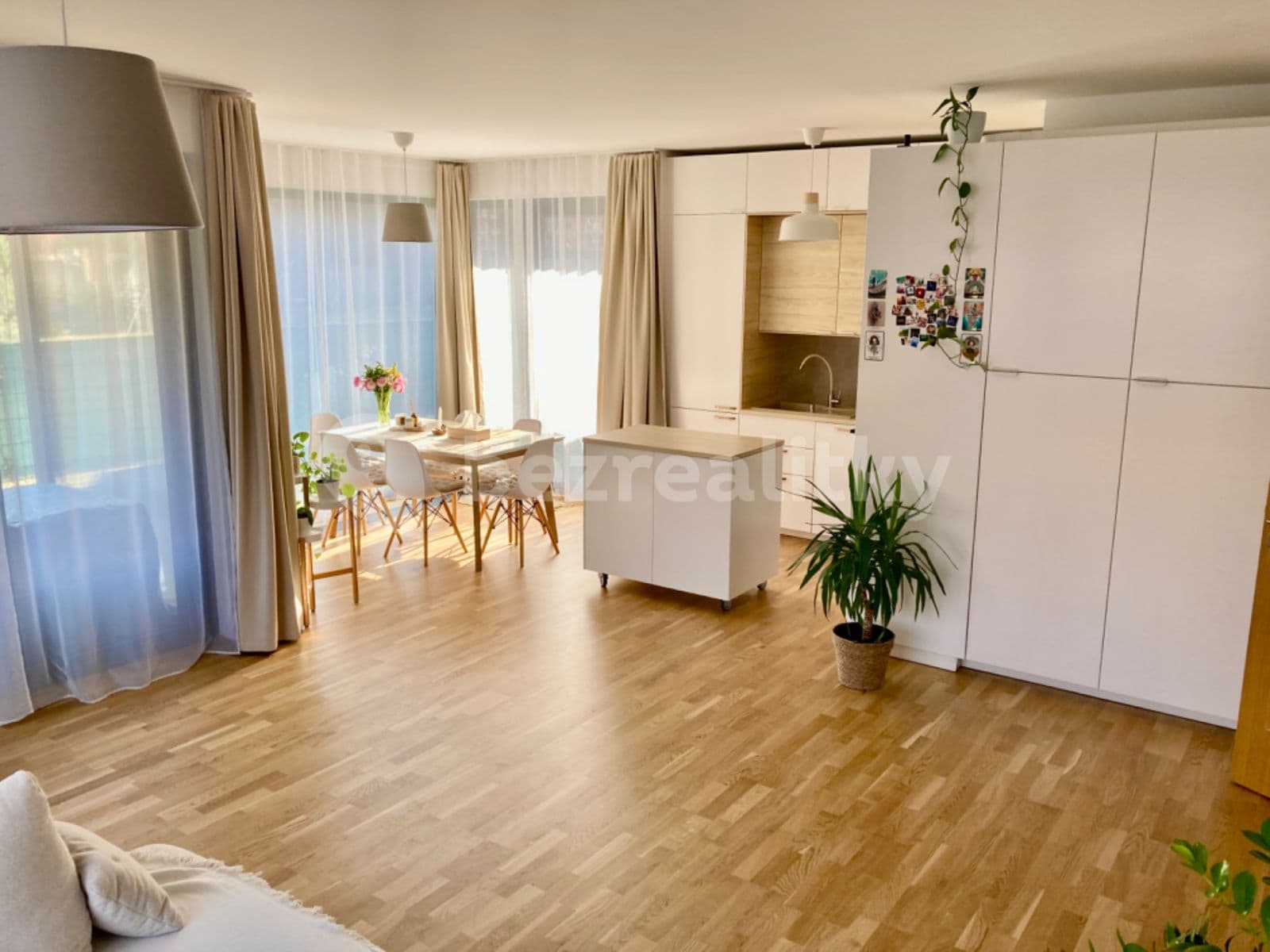 2 bedroom with open-plan kitchen flat to rent, 90 m², Michelská, Prague, Prague 2 bedroom with open-plan kitchen flat to rent, 90 m², Michelská, Prague, Prague