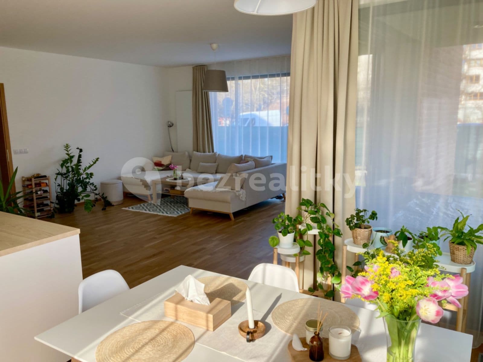2 bedroom with open-plan kitchen flat to rent, 90 m², Michelská, Prague, Prague 2 bedroom with open-plan kitchen flat to rent, 90 m², Michelská, Prague, Prague